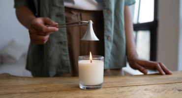 Candle Safety 101: How to Enjoy Your Candles Safely at Home featured images (3)